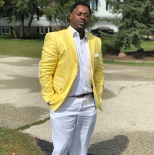 review_profile_735_1760615929.jpg